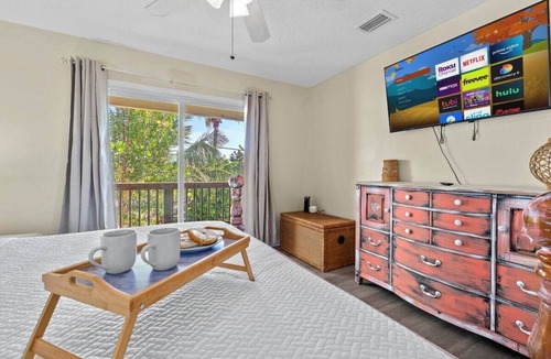 Indialantic House | Pet-Friendly 3BR Beach Home – Paradise Park, Melbourne FL
