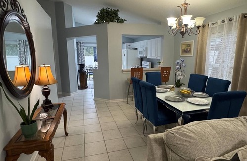 Carrollwood House | Pet-Friendly 3BR house 🐾 10 Min to Busch Gardens Airport Family Ready Coffee Bar