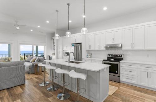 Indian Pass House | Pet Friendly Beach House - The Great White Florida House by Panhandle Getaways