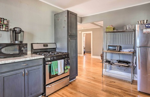 Wall Cottage | Pet-Friendly Belmar Cottage < 1 Mi to Beach!