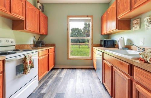 Palm City Cabin | Pet-Friendly Cabin on 50 Acres in Palm City!