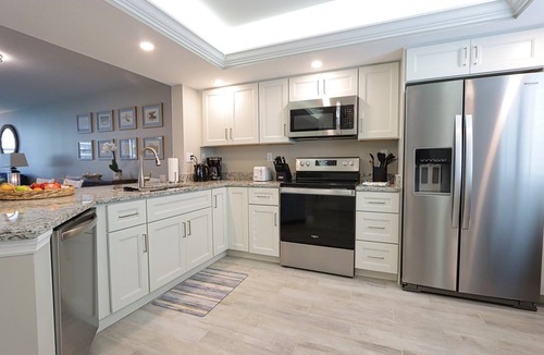 Sanibel Condo | Pet Friendly- Close to Beach & Pool- Bright, Florida Style Decor- Loggerhead Cay 531