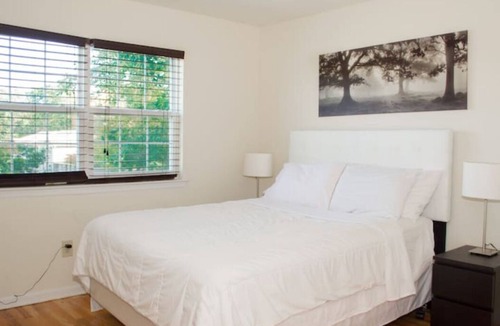 Bridgewater Apartment | Pet friendly,cozy 3bdroom,2 fullbath,golf course locale,free parking,Bridgewater