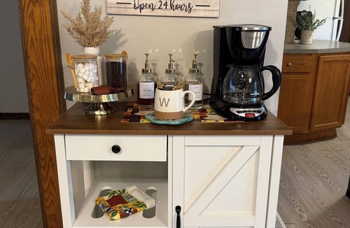 Green Creek House | Pet-Friendly Family Escape- Minutes to Wildwood! Fire-pit Sleeps 5