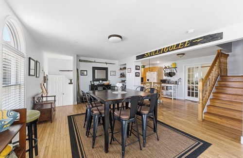 North Cape May House | Pet-friendly Home Just One Block From The Delaware Bay