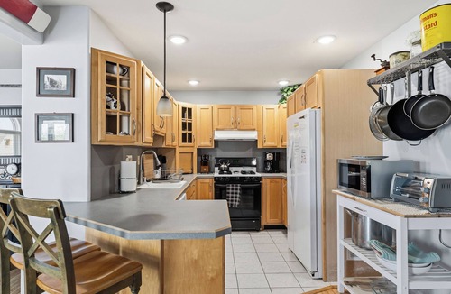 North Cape May House | Pet-friendly Home Just One Block From The Delaware Bay