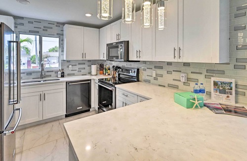 Isles of Capri Condo | Pet-Friendly Naples Condo Near Marco Island Beach!