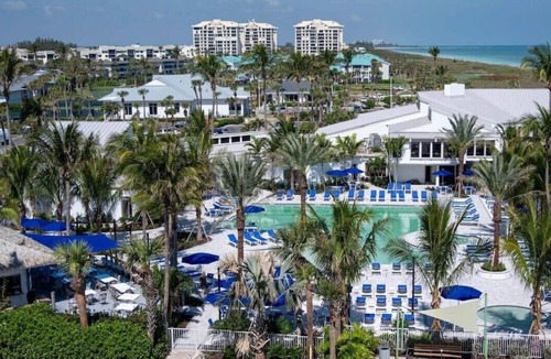 Fort Pierce Condo | Pet-Friendly Paradise with Special Discounts - A Wave from It All Awaits!"