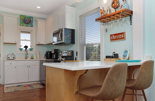 Indian Pass House | ☀️ Pet Friendly - Private Pool - Screened Deck - Indian Shores Cottage ☀️