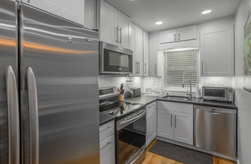 Country Club Estates Condo | Pet Friendly Rehoboth Beach Townhouse Sleeps 8 w/Pool & Parking