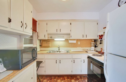 Margate House | Pets Welcome: Cozy Home w/Pool in Margate!