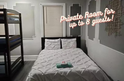 Frankford House | Philly Coed Dorm! 15 Min Train to Center City!