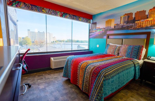 West Philadelphia Hotel | Philly Inn & Suites