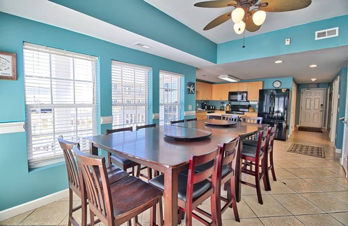 Cherry Grove Beach Condo | Pier Watch Villas-Sleeps-12 6br/4ba-Parking-Pools-WIFI-Near Pier-2 King Suites