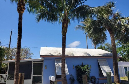 Briny Breezes House | Pineapple Beach Cottage steps from the sand!