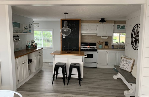 Key Largo Village House | PINEAPPLE HOUSE- Waterfront- Private Beach