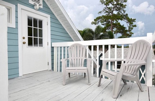 Southgate Apartment | Pinecraft Hideaway Bright 1BR Near Siesta Key