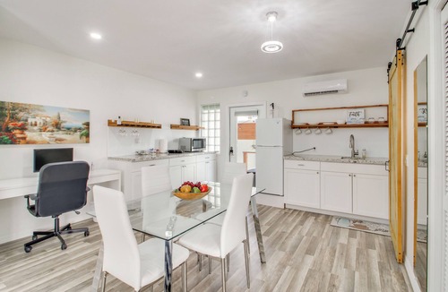 Country Club Apartment | Pool Access! Snowbird Gem in Country Club of Miami