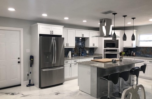 Tampa Shores House | POOL, FISH FROM THE DOCK, Newly renovated of entire house with new appliances.