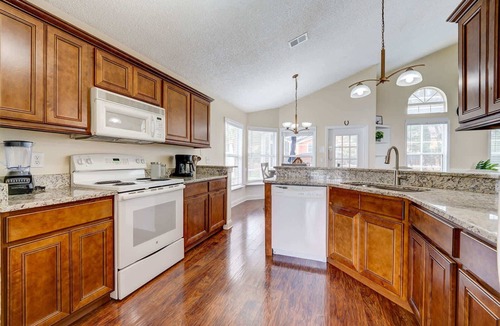 Lindfields House | Pool home near Disney w/game room