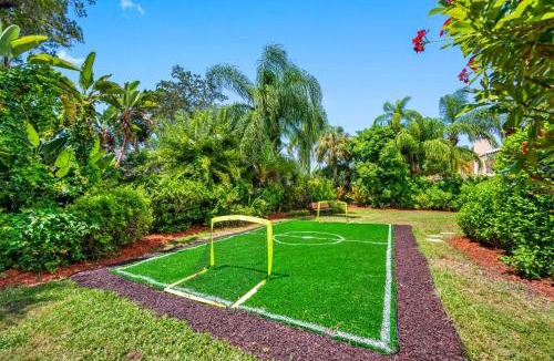 Anona House | Pool Soccer Basketball Game Room Sleeps 20