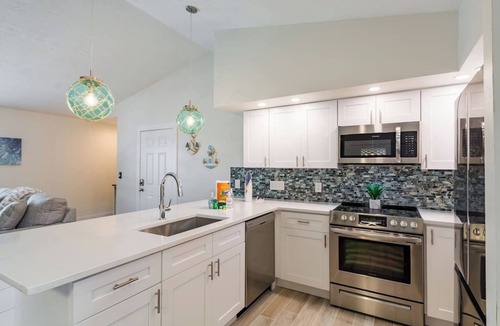 Holmes Beach House | Pool, Spa, Mini Golf, Games, Beach 4 bed 4 bath