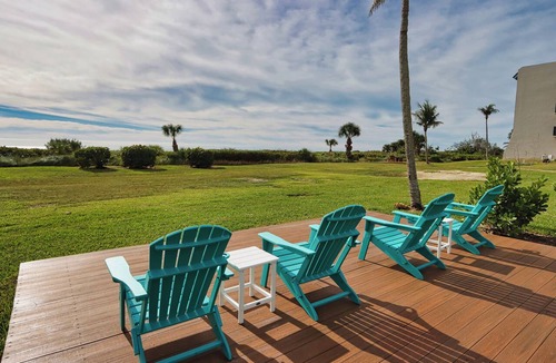 Sanibel Condo | Pool View, Ground Level, Nicely Updated- Loggerhead Cay 571