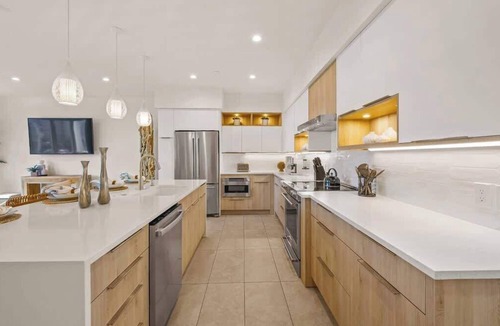 Siesta Key Village House | Pool Volleyball-Gulf Views-Steps to Beach-Rooftop