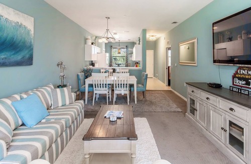 Naples Condo | Pools, Hot Tub, Screened Patio with View & May-October Reciprocal Golf Access!