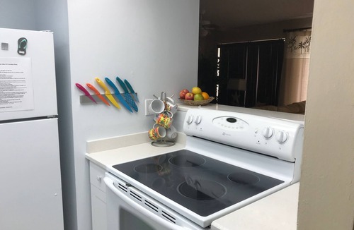 Siesta Key Condo | Poolside Condo minutes from Siesta Key Beach