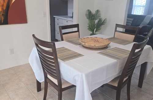 Port Saint Lucie House | Poolside Palms - 3bd/3ba Sleeps 18