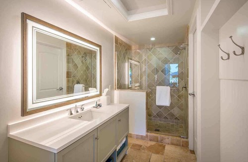 Marathon Hotel | Poolside Room w/Kayak & Sauna | No Hidden Fee!