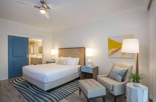 Marathon Hotel | Poolside Room w/Spa & Tiki Beach | No Hidden Fee