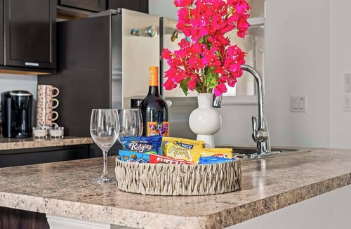 Davenport House | Port Mickey- Chic Family Home, 25 Min to Disney