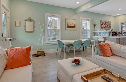 Bergenfield House | Pretty, efficient & well-appointed private home - Spacious deck for entertaining