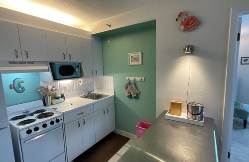 Lenox Park Resort | Priced 50% off. Beach-Corner Oceanfront Suite Penthouse view Harbour Beach 814