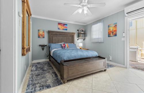 Old Town House | Prime Downtown Location - Truman Little Cozy Cottage