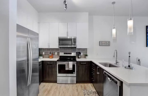 Downtown Tampa House | Prime Location ~ 1BR ~ Balcony ~ Views