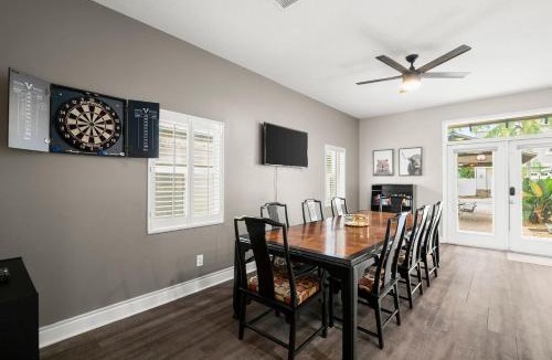 Hyde Park House | Prime Tampa Hyde Park 4 Bedroom House - Located Near Hyde Park Village, SoHo and Local Beach - Spacious and Comfortable Stay in Perfect Location - Great for Families and Groups Visiting Tampa Near Airport!