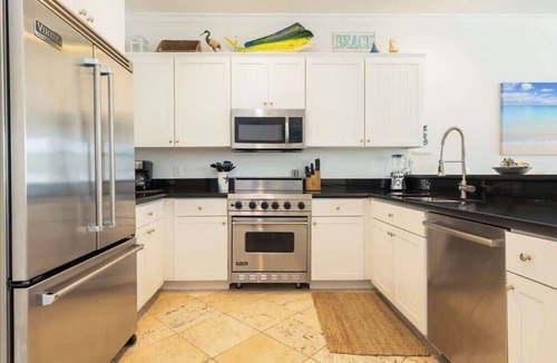 Islamorada House | Pristine Islamorada Pool Home with Ocean View and Dockage