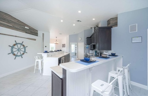 Marathon House | Private 174ft dock & ramp, 3br, 3 mins to Sombrero Beach