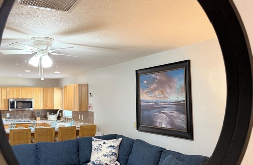 Lakeland Apartment | Private 2 bedrooms apartment in South Lakeland with a screened porch.