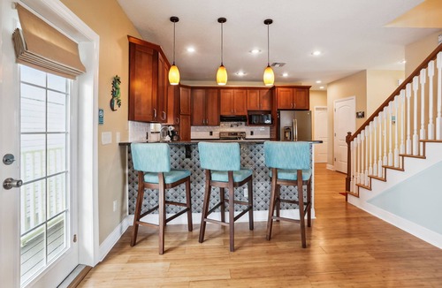 Gulfport House | ⭐Private 4BR Home-Water Views-2 Private Balconies-Walking Distance to Downtown⭐