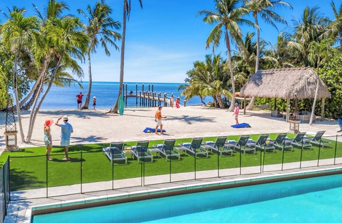 Lower Matecumbe Key Villa | PRIVATE BEACH /Heated Pool/Private Dock/Dolphin Key