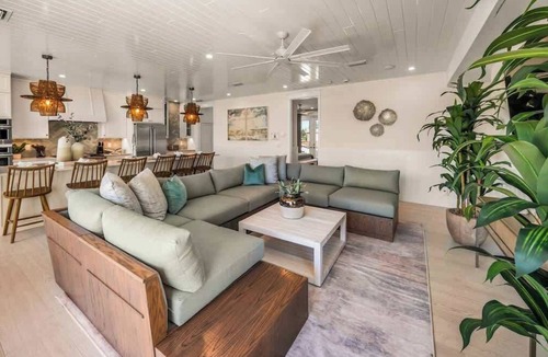 Siesta Key House | Private Beach. ROCK WALL. POOL W/Zip Line & Slide