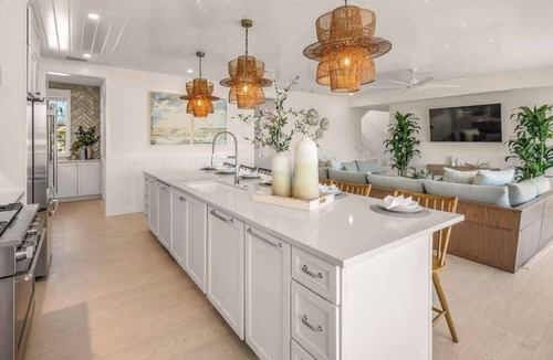 Siesta Key House | Private Beach. ROCK WALL. POOL W/Zip Line & Slide