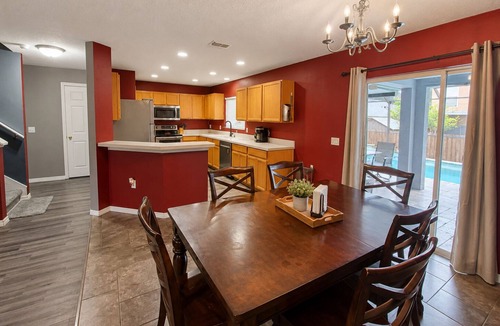 Seffner Community Alliance House | Private Heated Pool + Spa Paradise Sleeps 9