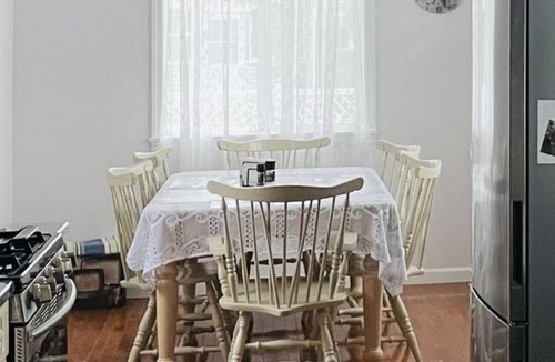 Wildwood House | PRIVATE HOUSE LARGE DECK HUGE YARD! NEAR BAY SLEEPS 6! DOGS OK!