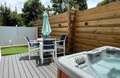 Bay Acres House | Private house with loft