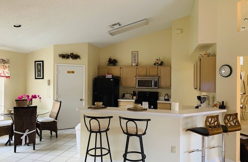 Lindfields House | Private house with pool and jacuzzi, lake views, backyard with lake view, patio!